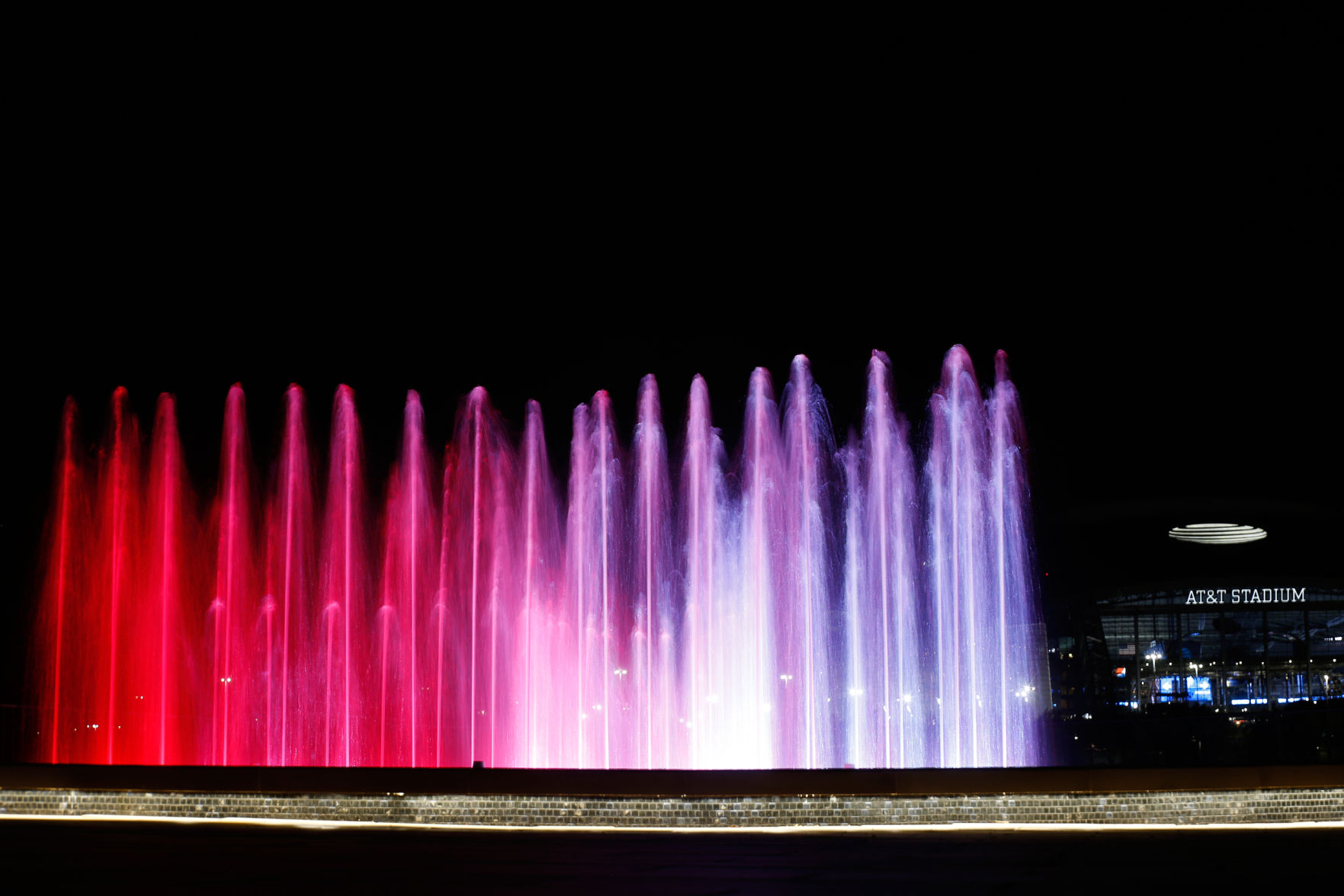 Live by Loews lights up Arlington's Entertainment District with new show fountain